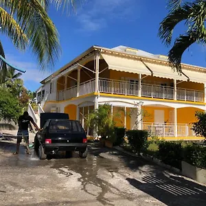 Ti Kaz à Patou, Au Coeur De L'île. Appartement